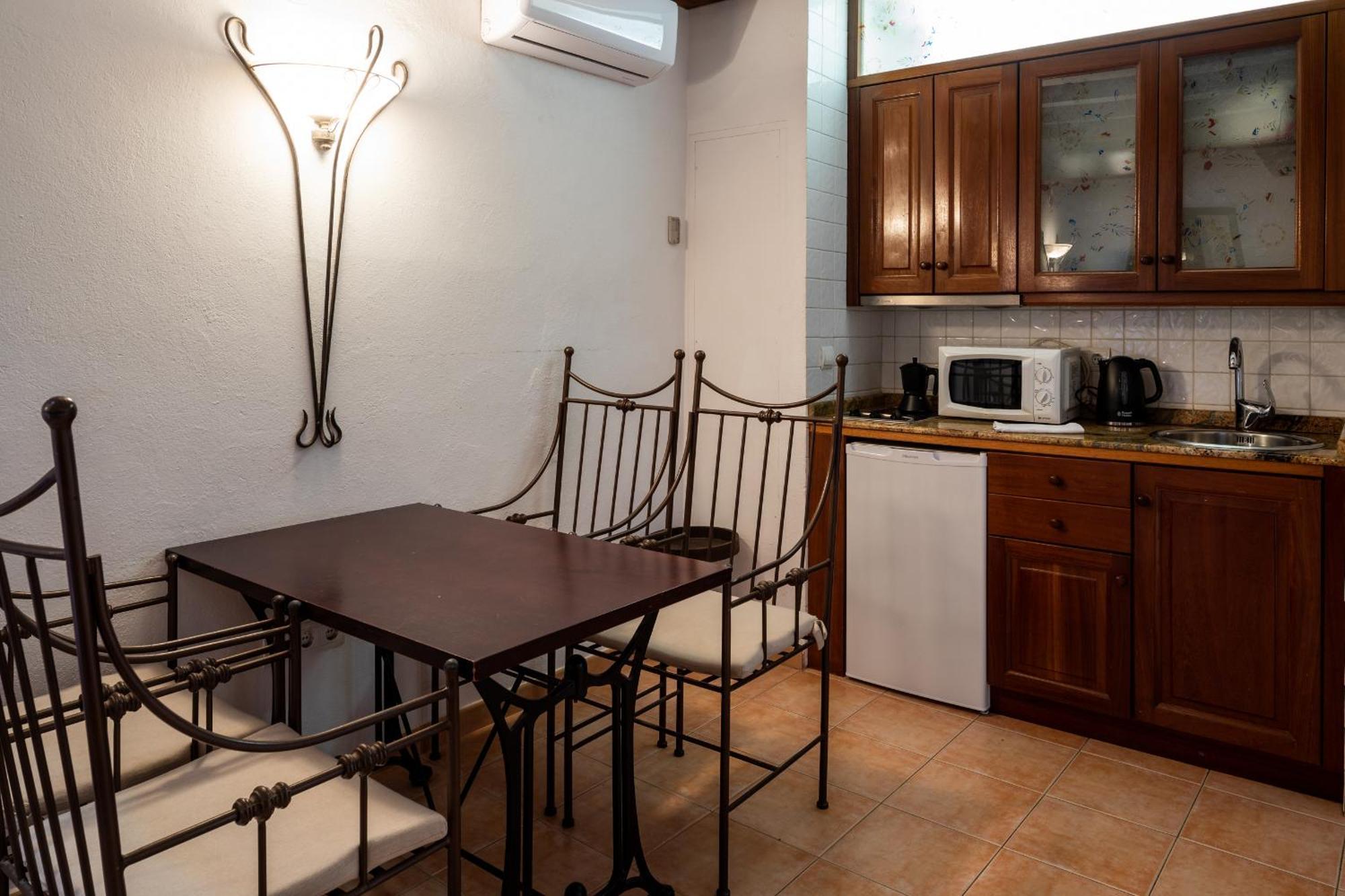 Apartamentos Mariano อิบิซาทาวน์ ภายนอก รูปภาพ