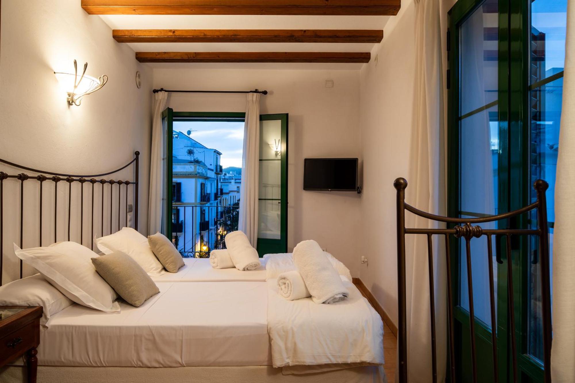 Apartamentos Mariano อิบิซาทาวน์ ภายนอก รูปภาพ