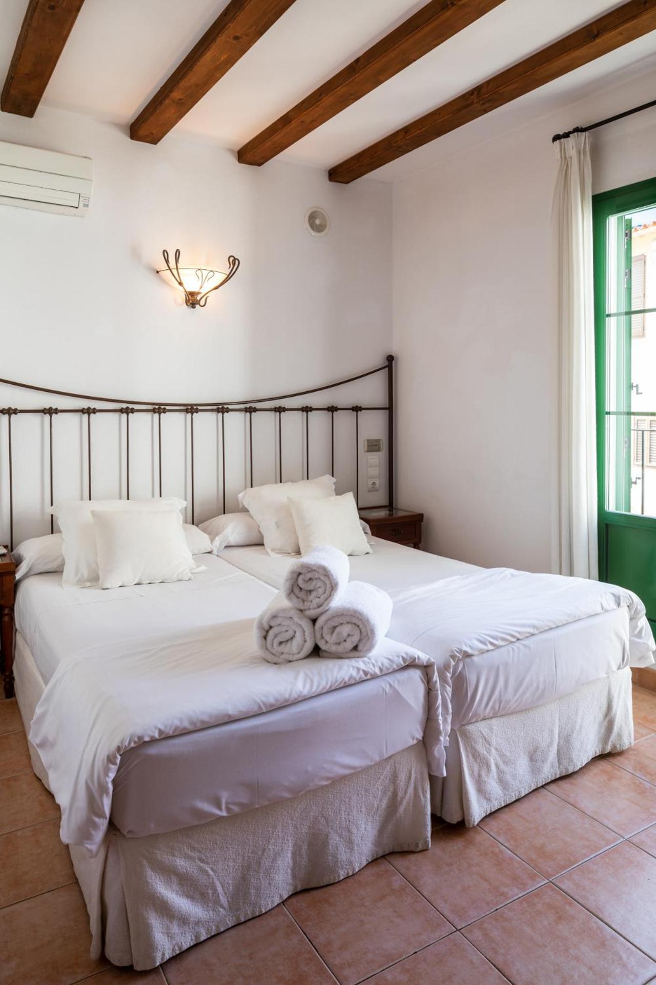 Apartamentos Mariano อิบิซาทาวน์ ภายนอก รูปภาพ